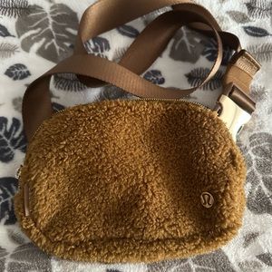 Lululemon everywhere belt bag.